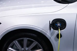 kosztuje samochód elektryczny